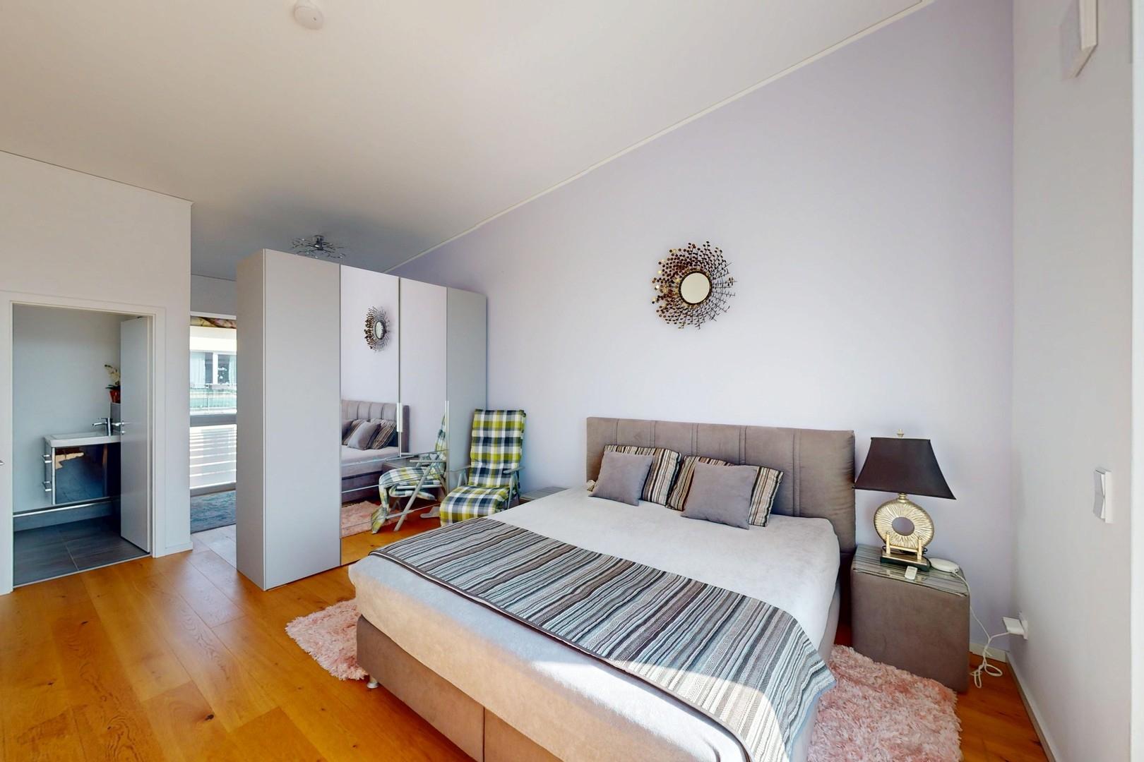 Schlafzimmer DG