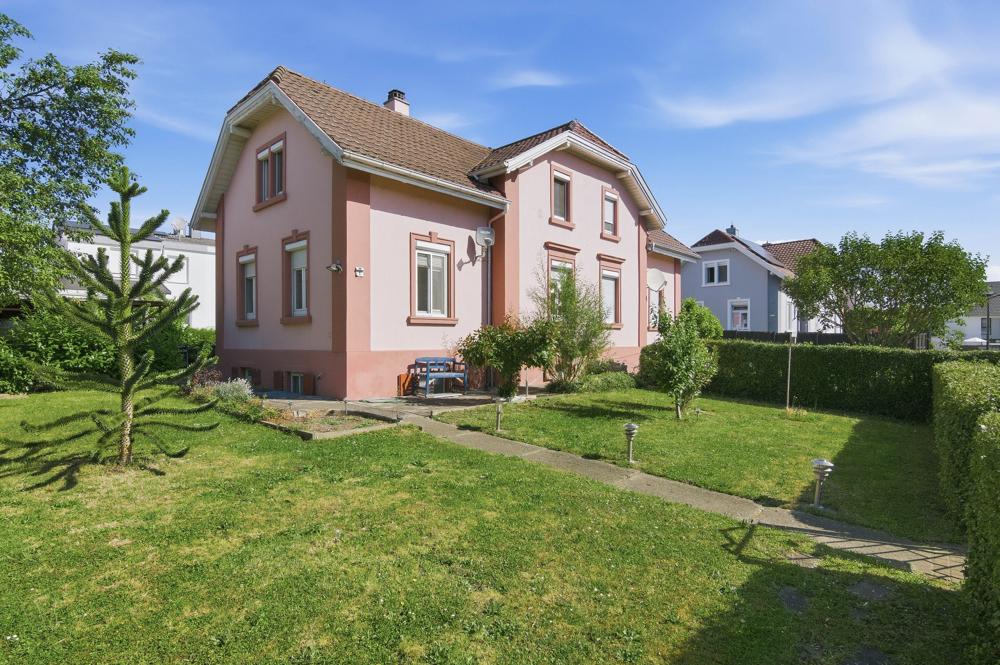 Doppelhaushälfte mit Vordergarten