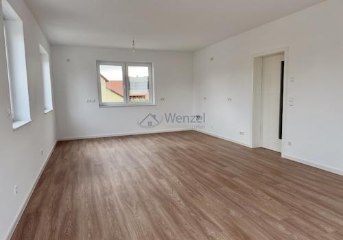 Helles Wohnzimmer mit optimaler Raumaufteilung