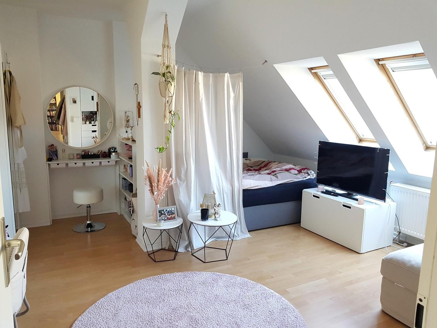 Schlafzimmer 1