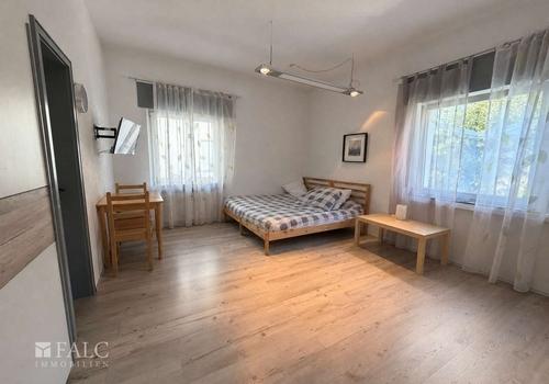 Schlafzimmer (KI aufgeräumt)
