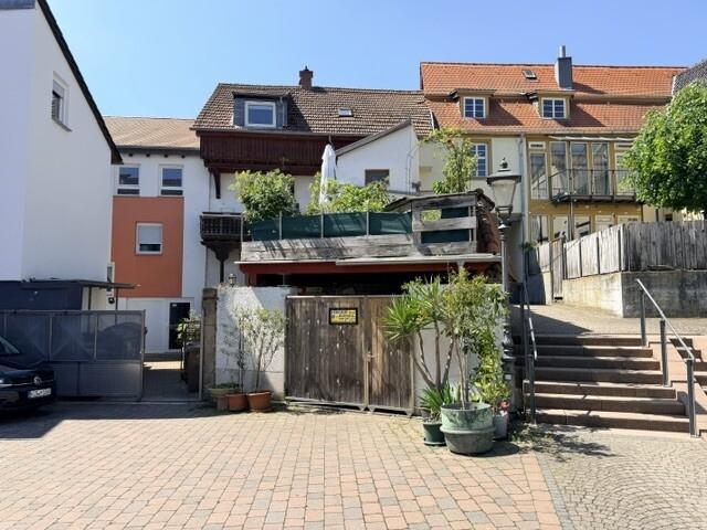 Ansich Einfahrt Hof