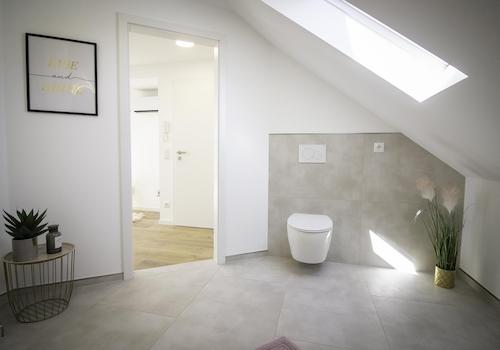 Bad mit wandhängendem WC