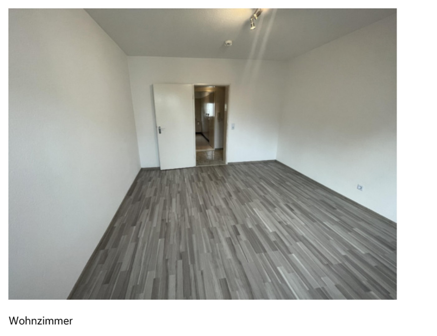 Wohnzimmer (weitere Ansicht)