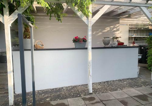 Rückansicht mit Zugang zum Keller