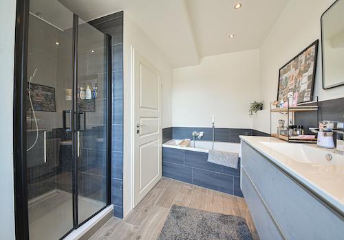 modernes Vollbad