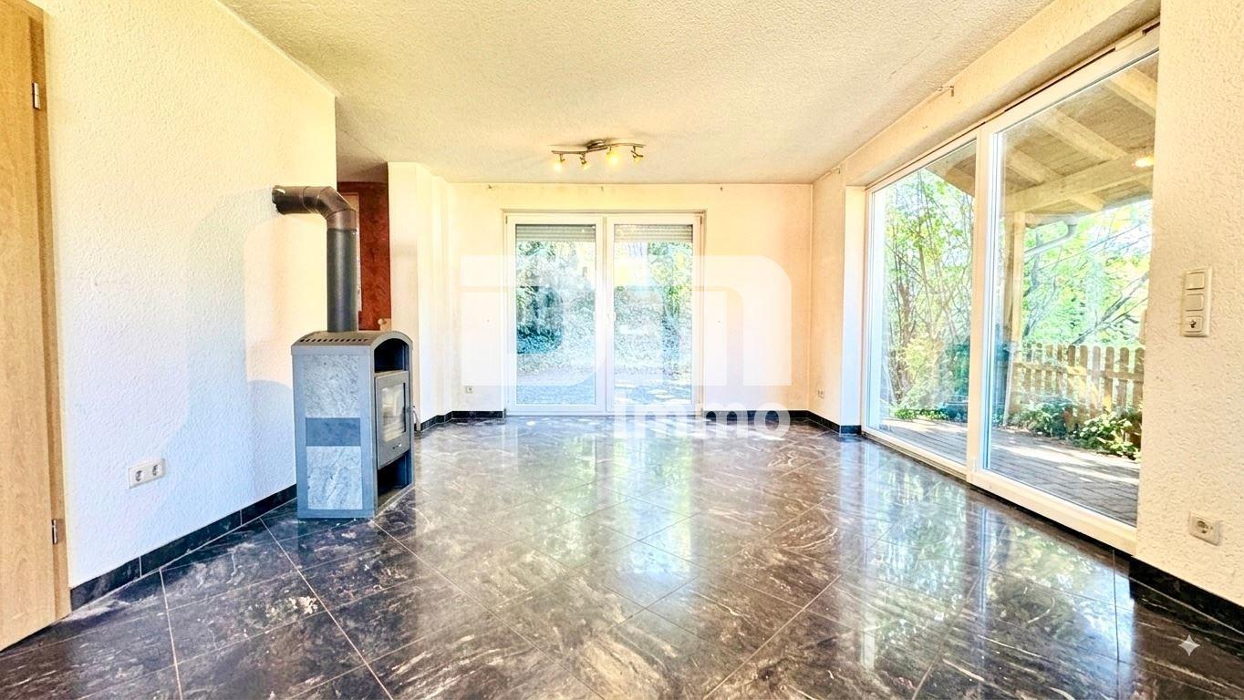 EG Wohn / Essbereich / Zugang Terrasse - Kamin