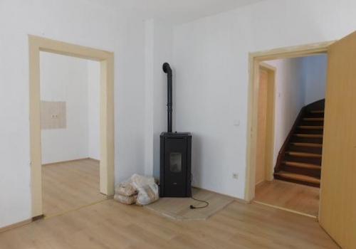 SB5 EG Wohnzimmer m. Pelletofen