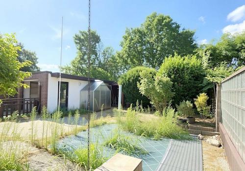 Garten - (KI generiert)