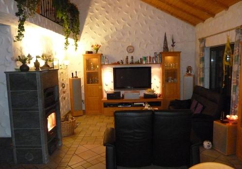 Wohnzimmer mit Abendlicht