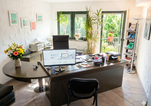 Arbeitszimmer mit Terrassenaus