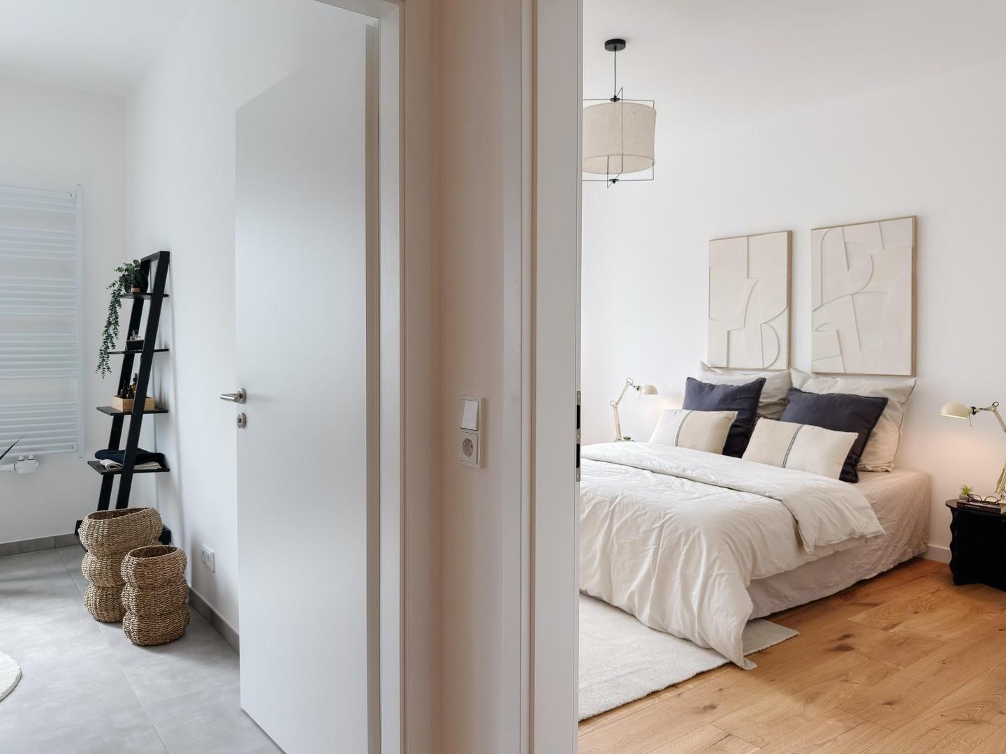 Schlafzimmer und Badbezug