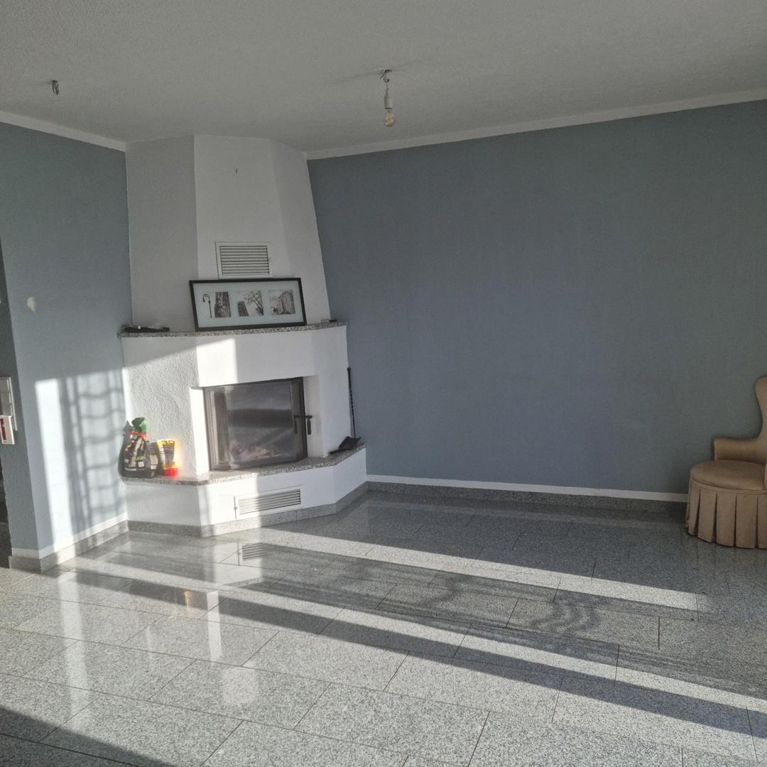 Offener Kamin im Wohnzimmer