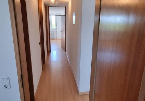 Langer Flur vom Schlafzimmer 1