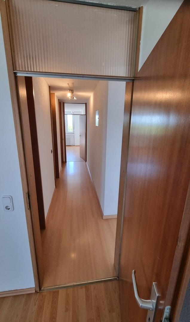 Langer Flur vom Schlafzimmer 1