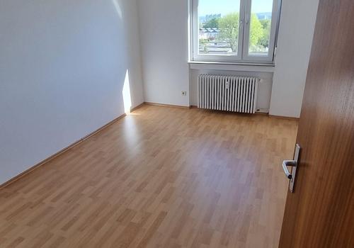Kinderzimmer oder Büro 1