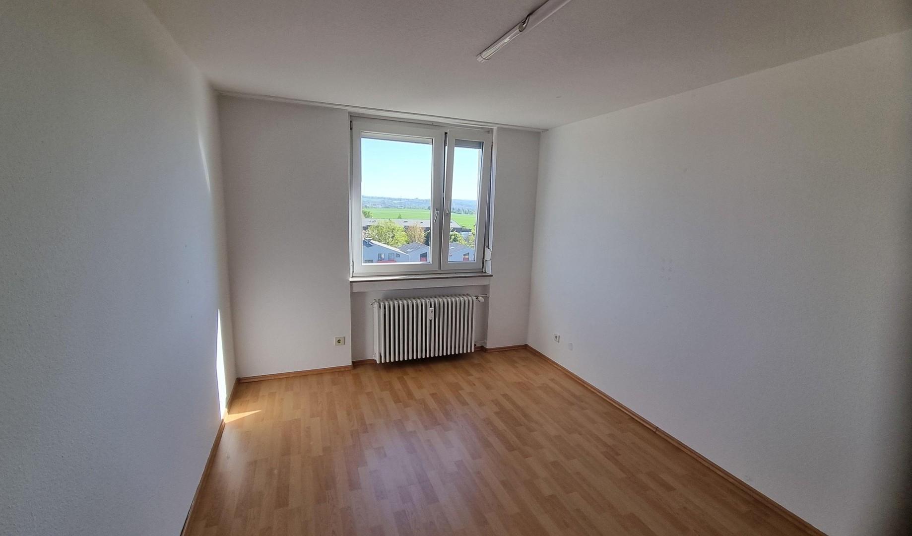 Kinderzimmer oder Büro 2
