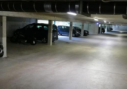 Tiefgaragenstellplatz