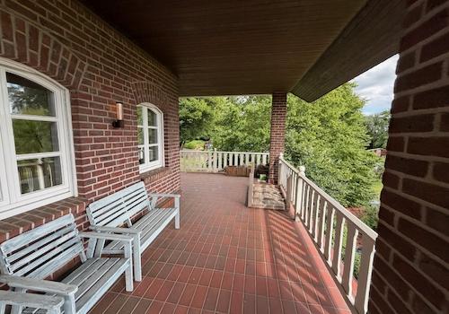 TERRASSE GROSSER BALKON