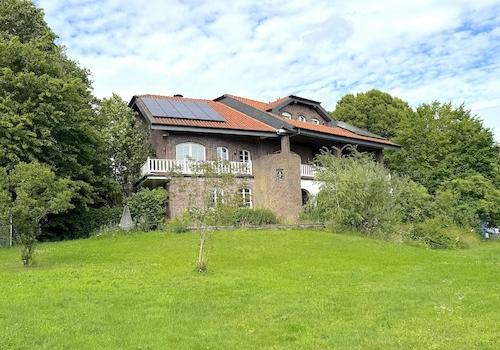 BLICK IN DEN GARTEN