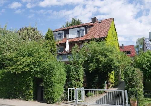 Mehrfamilienhaus