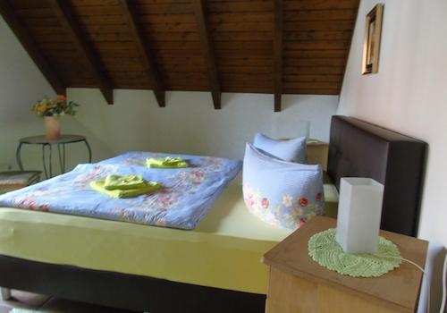 Schlafzimmer Nr. 2 OG