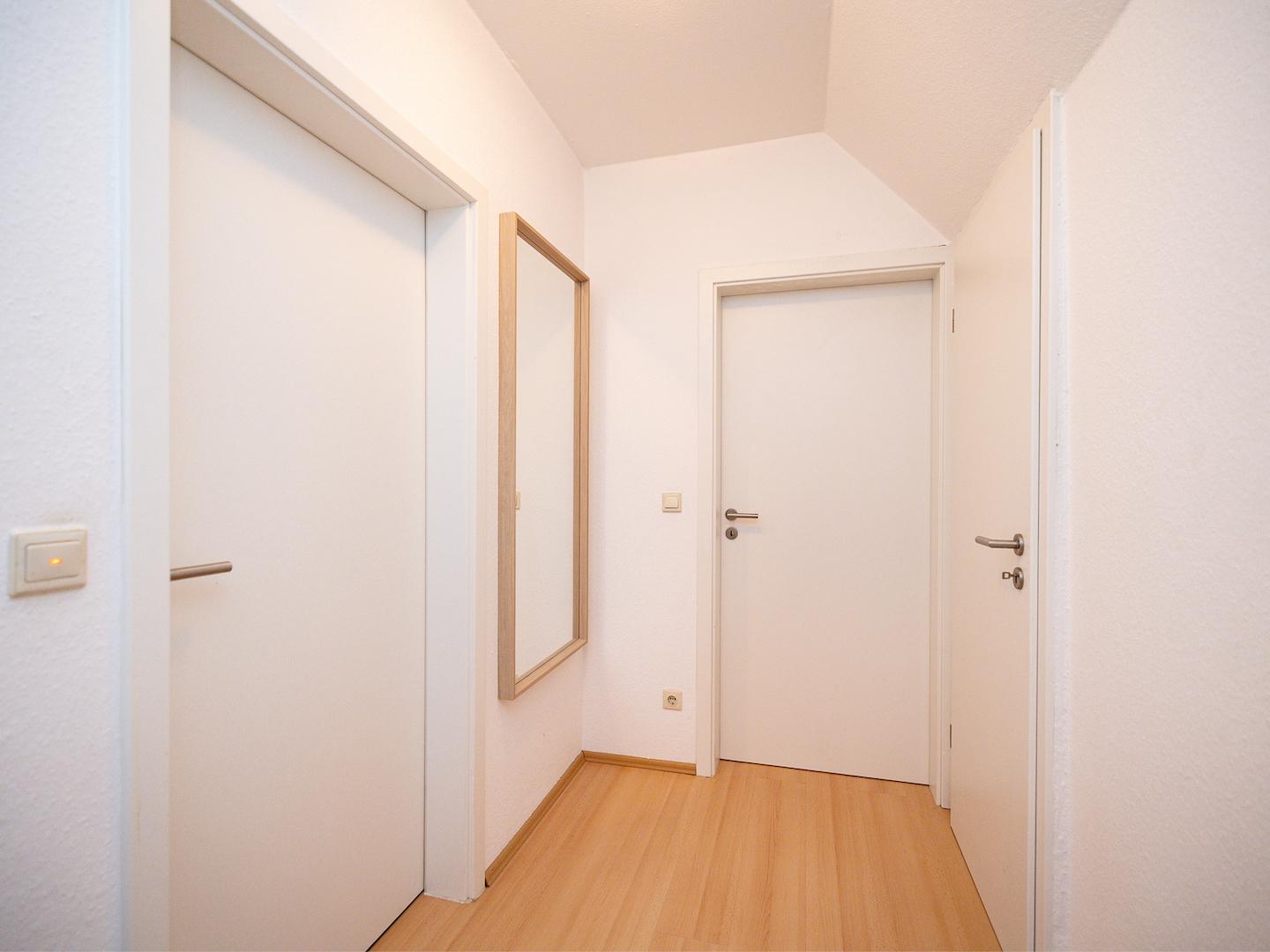 Flur (DG rechts/Hinterhaus)
