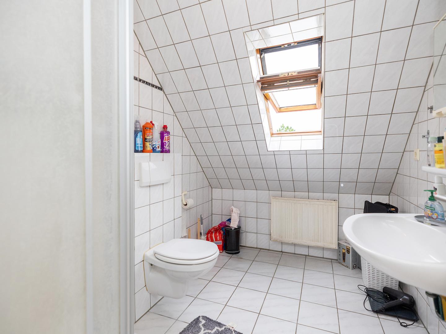 Tageslichtbad (DG rechts/Hinterhaus)