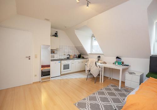 Wohnen/Kochen/Schlafen (DG rechts/Hinterhaus)