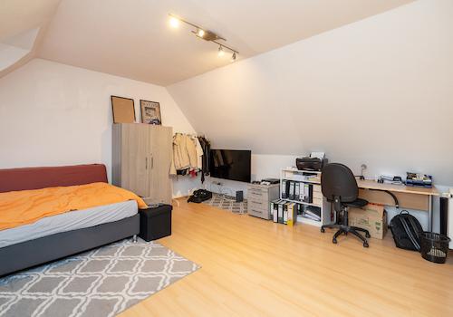 Wohnen/Kochen/Schlafen (DG rechts/Hinterhaus)