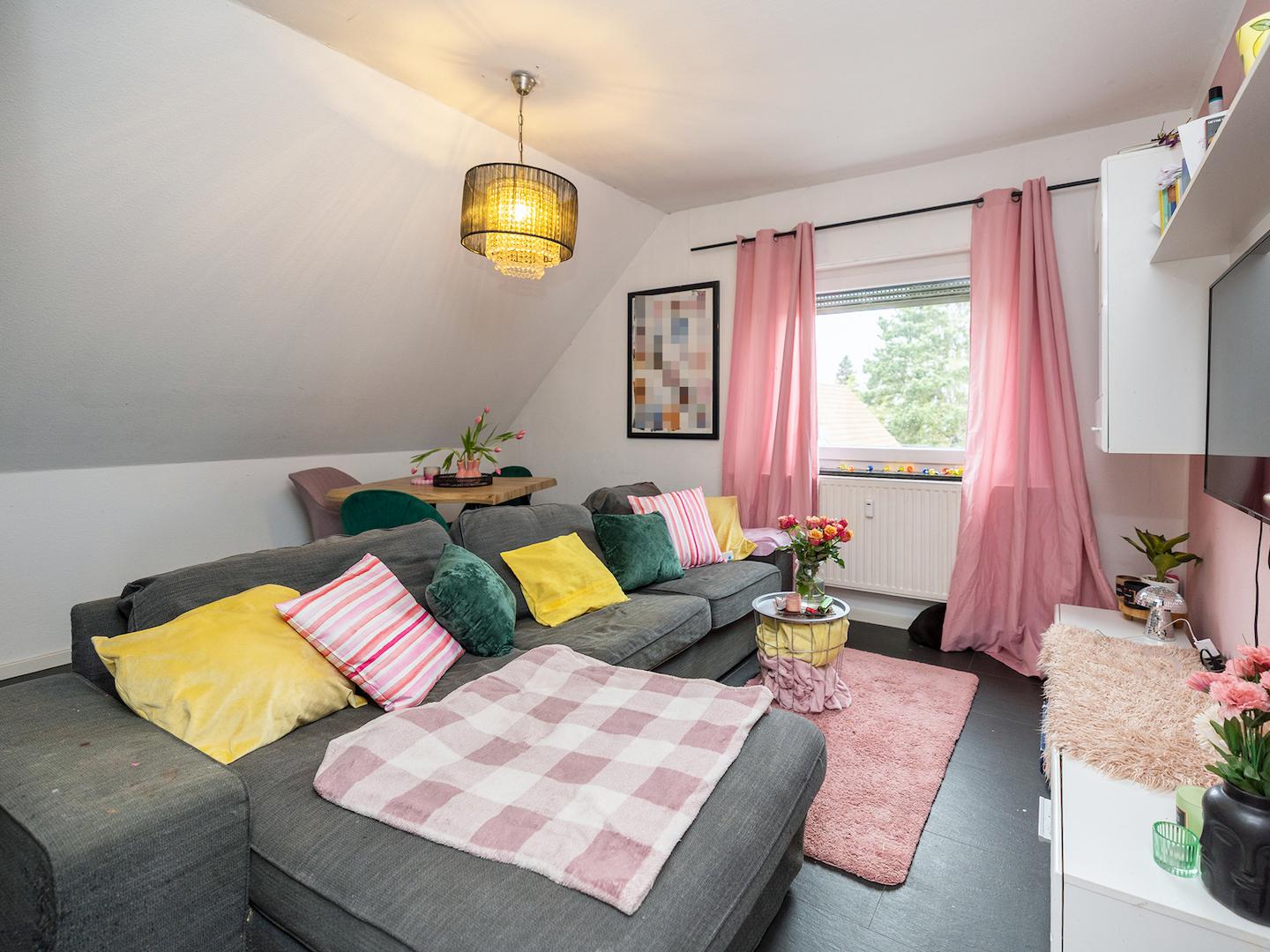 Wohnzimmer DG (Vorderhaus) 