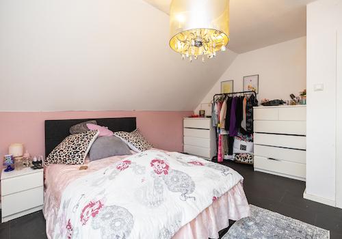 Schlafzimmer DG (Vorderhaus) 
