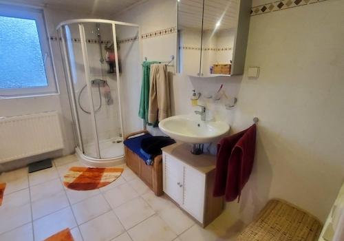 Oberes Badezimmer 2