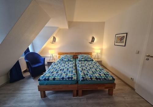 Schlafzimmer DG