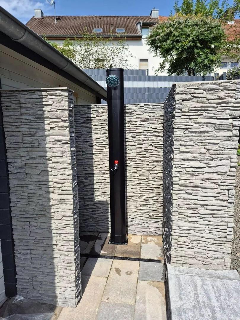 Dusche an der Sauna
