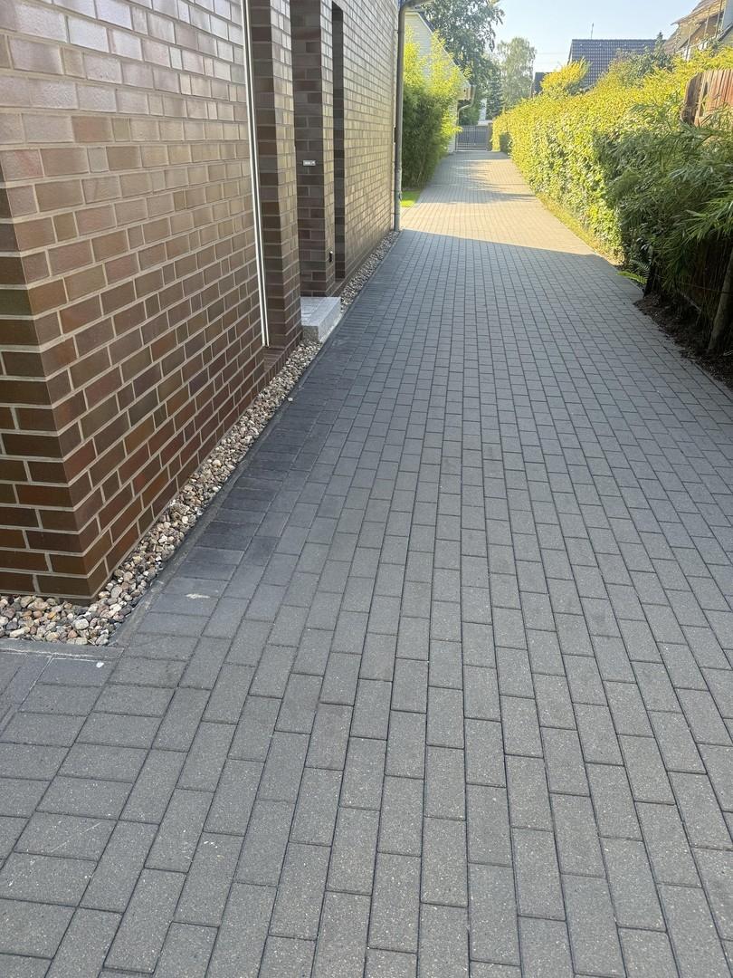 Auffahrt Eingang zur Straße