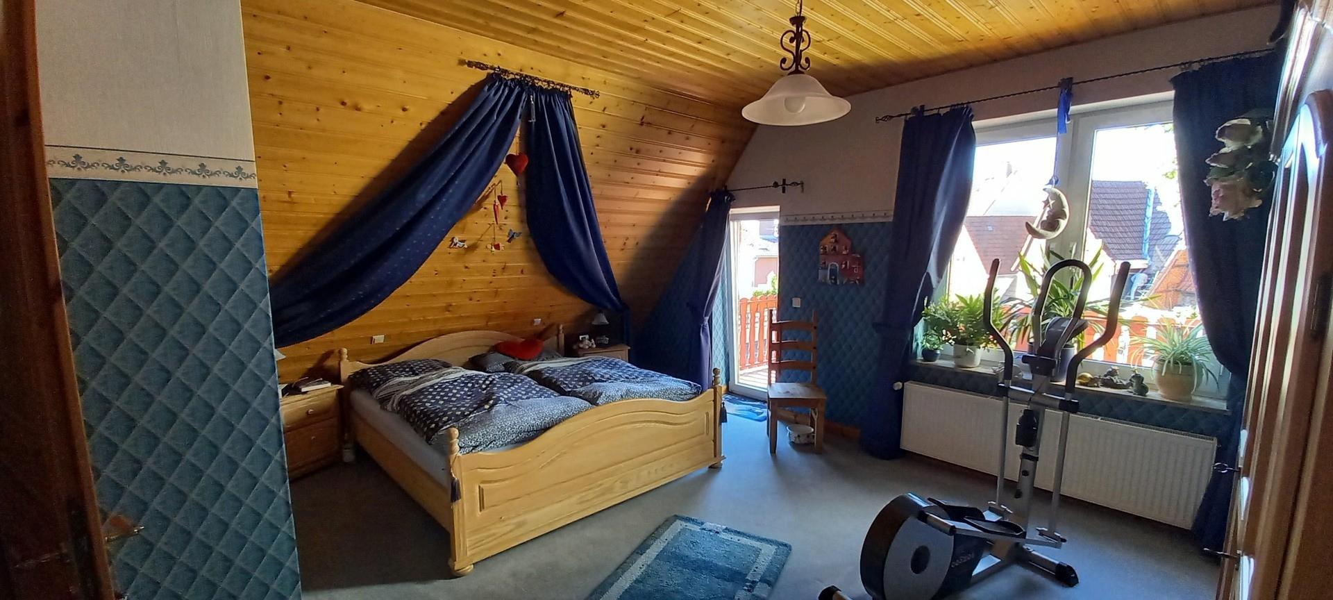 Schlafzimmer 2. OG