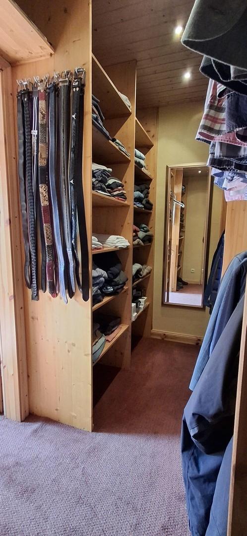 begehb. Kleiderschrank 2. OG