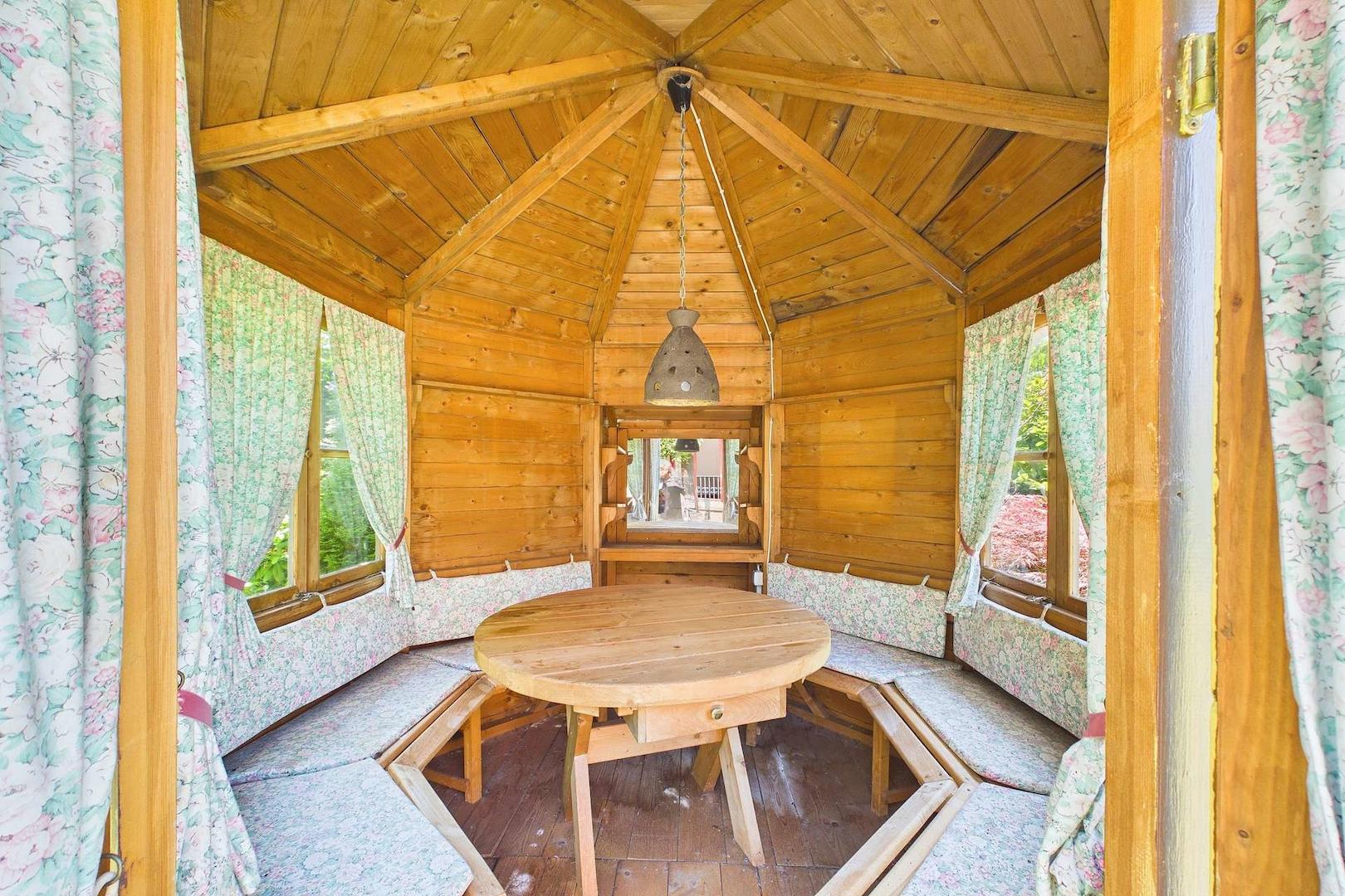 Gartenpavillon
