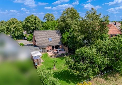 Rückseite mit Garten