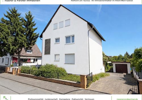 Vorderseite KI-Fassade weiß
