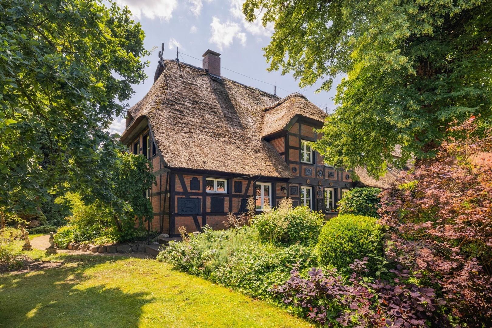 Wohnhausgiebel zum Garten