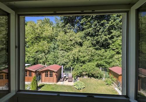 Schlafzimmer. - Waldblick.