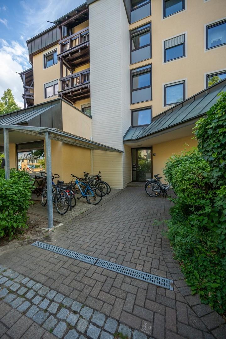Eingangsbereich Gebäude