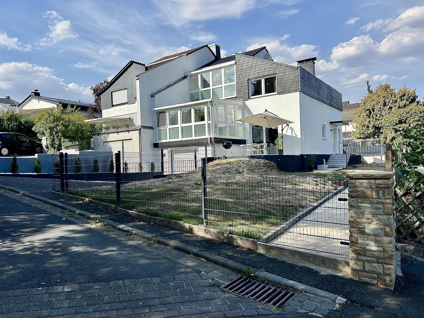 Straßenansicht