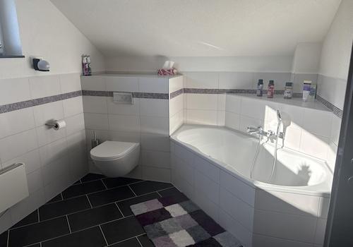 Badezimmer - Badewanne