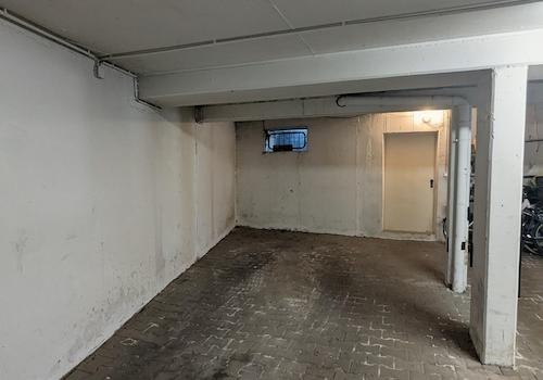 Tiefgaragenstellplatz