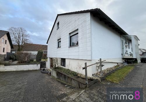 Zufahrt Garage und Werkstatt 