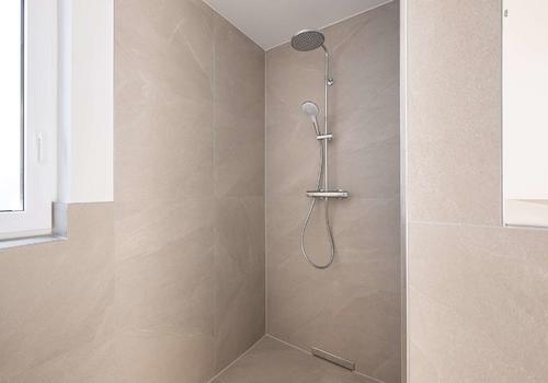 Dusche (Souterrain)