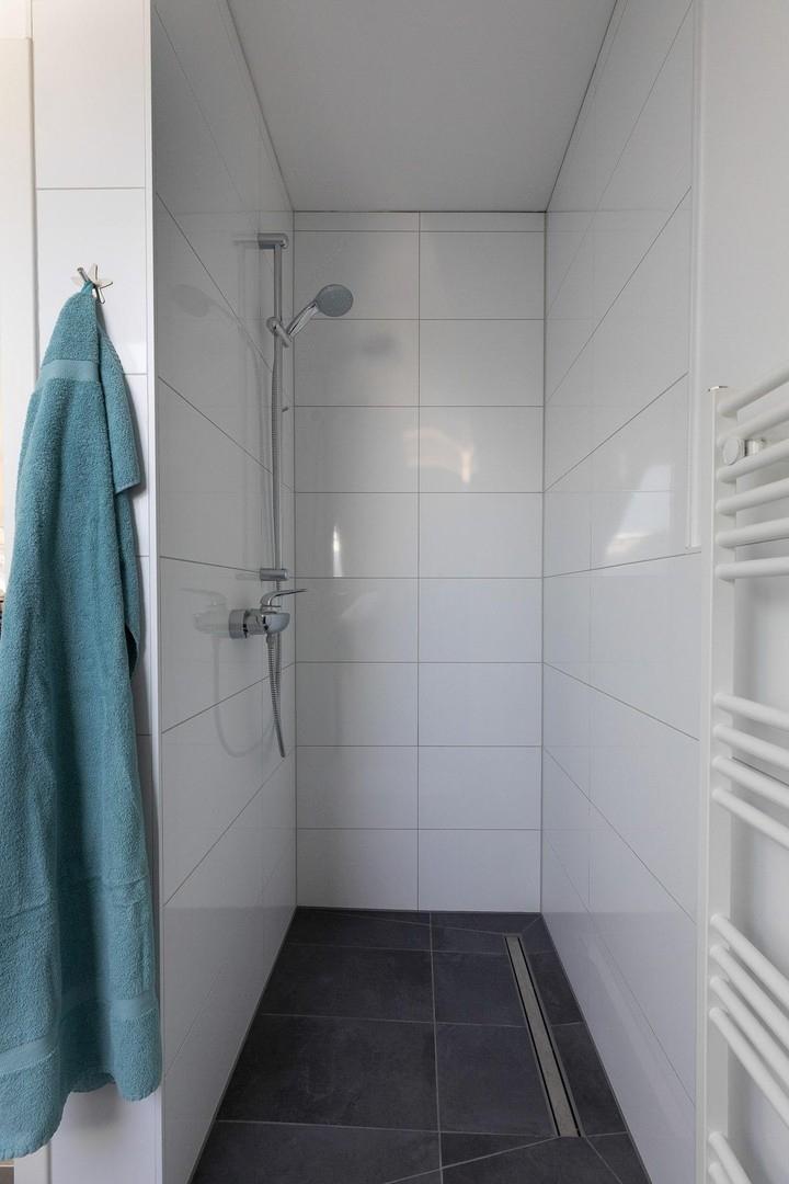 Dusche im Bad 2. OG (Studio)